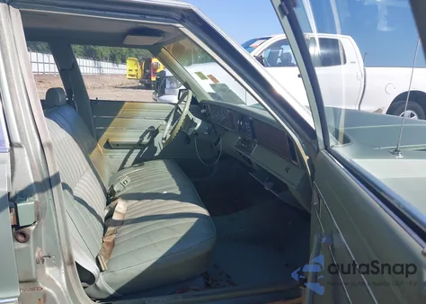 1981 Plymouth Reliant Custom из США, поврежденный, VIN 1P3BK49D0BF241394